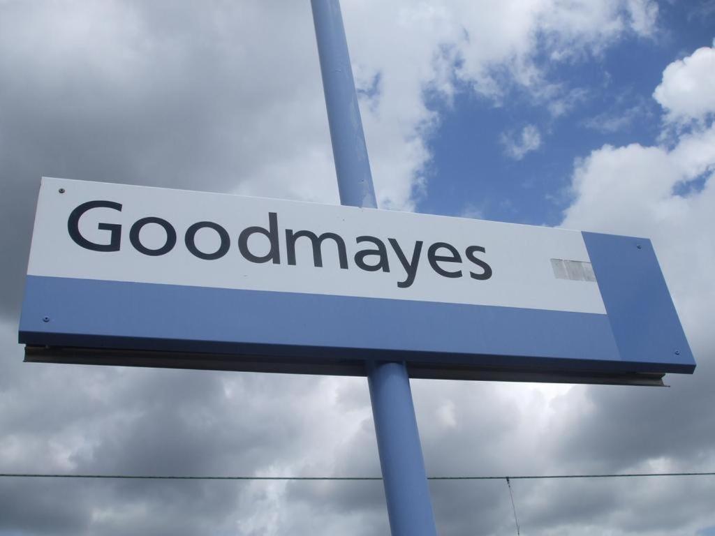 Ilford Hotel Goodmayes المظهر الخارجي الصورة