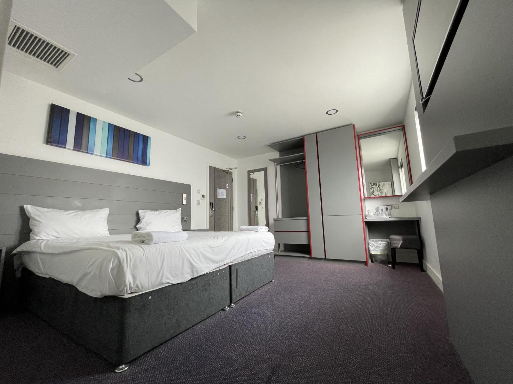 Ilford Hotel Goodmayes الغرفة الصورة