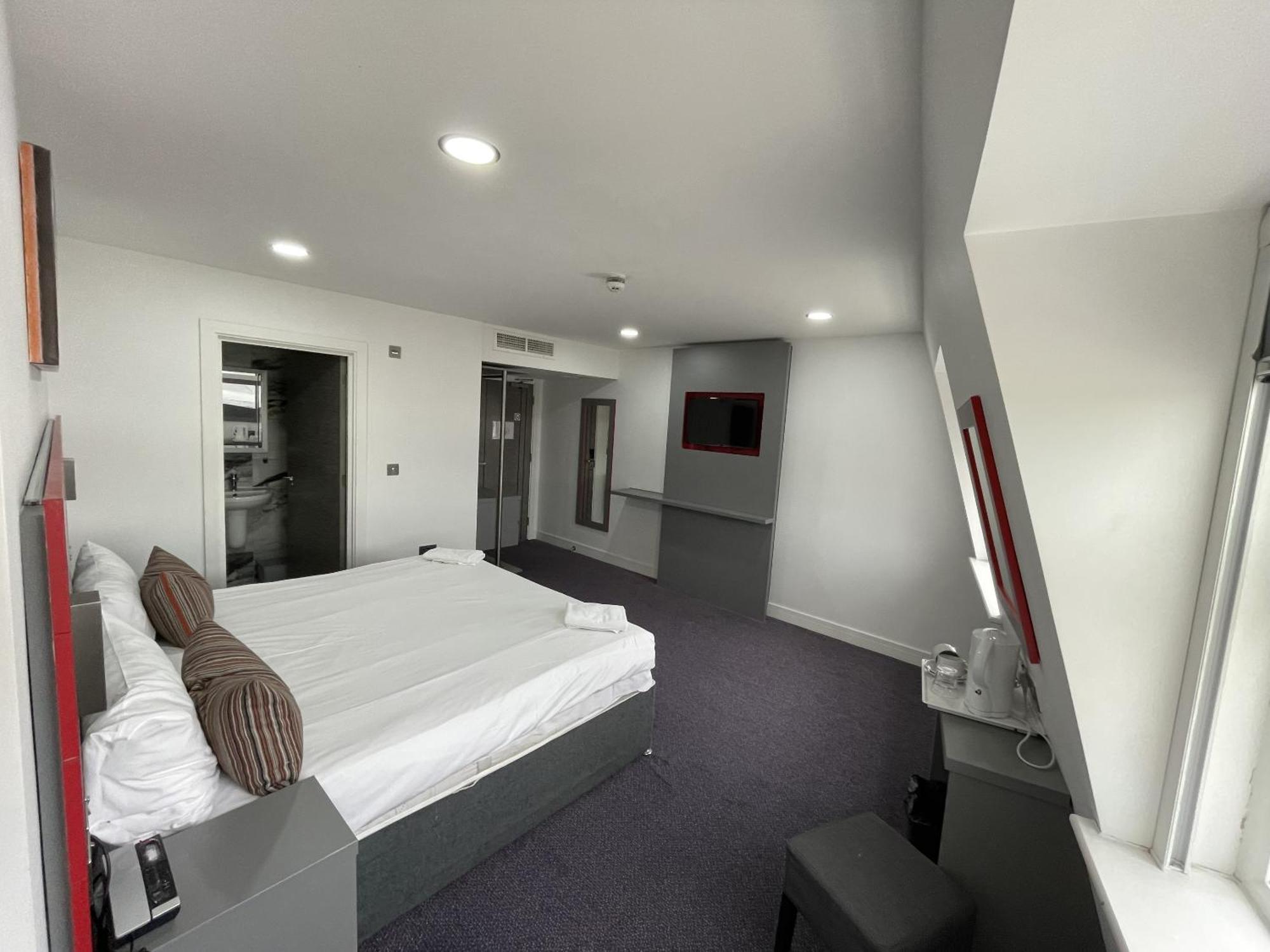 Ilford Hotel Goodmayes المظهر الخارجي الصورة