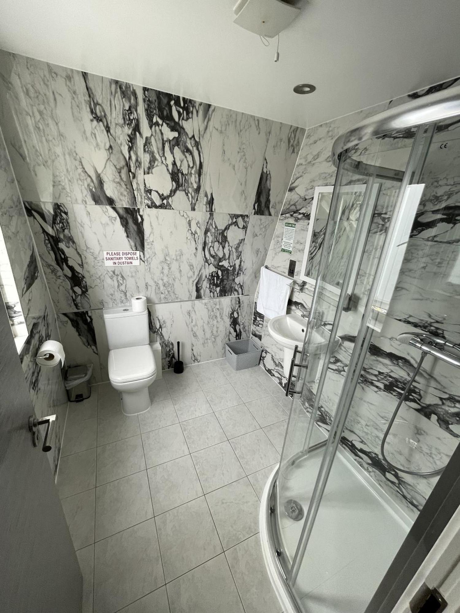Ilford Hotel Goodmayes الغرفة الصورة