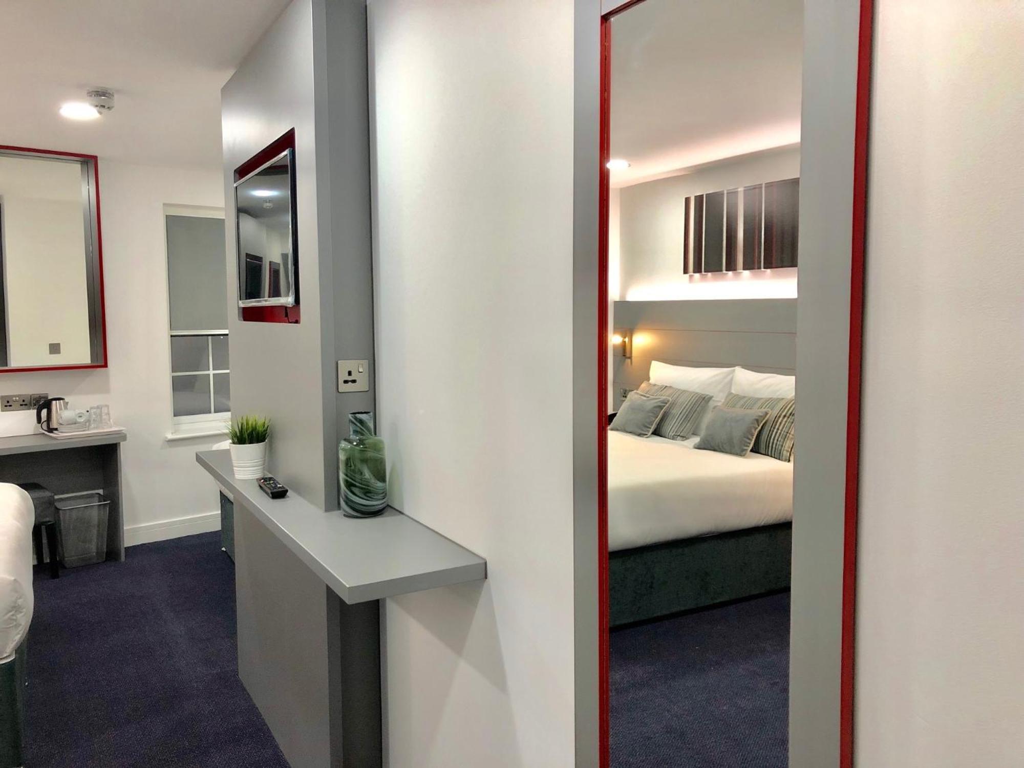 Ilford Hotel Goodmayes المظهر الخارجي الصورة
