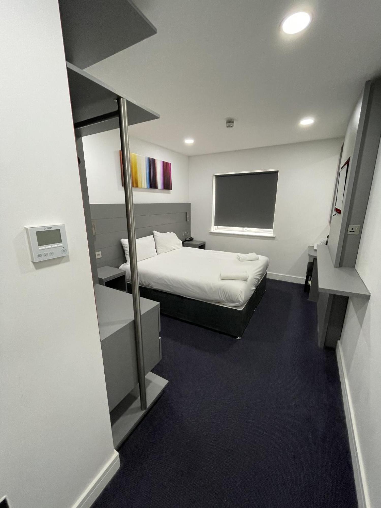 Ilford Hotel Goodmayes المظهر الخارجي الصورة