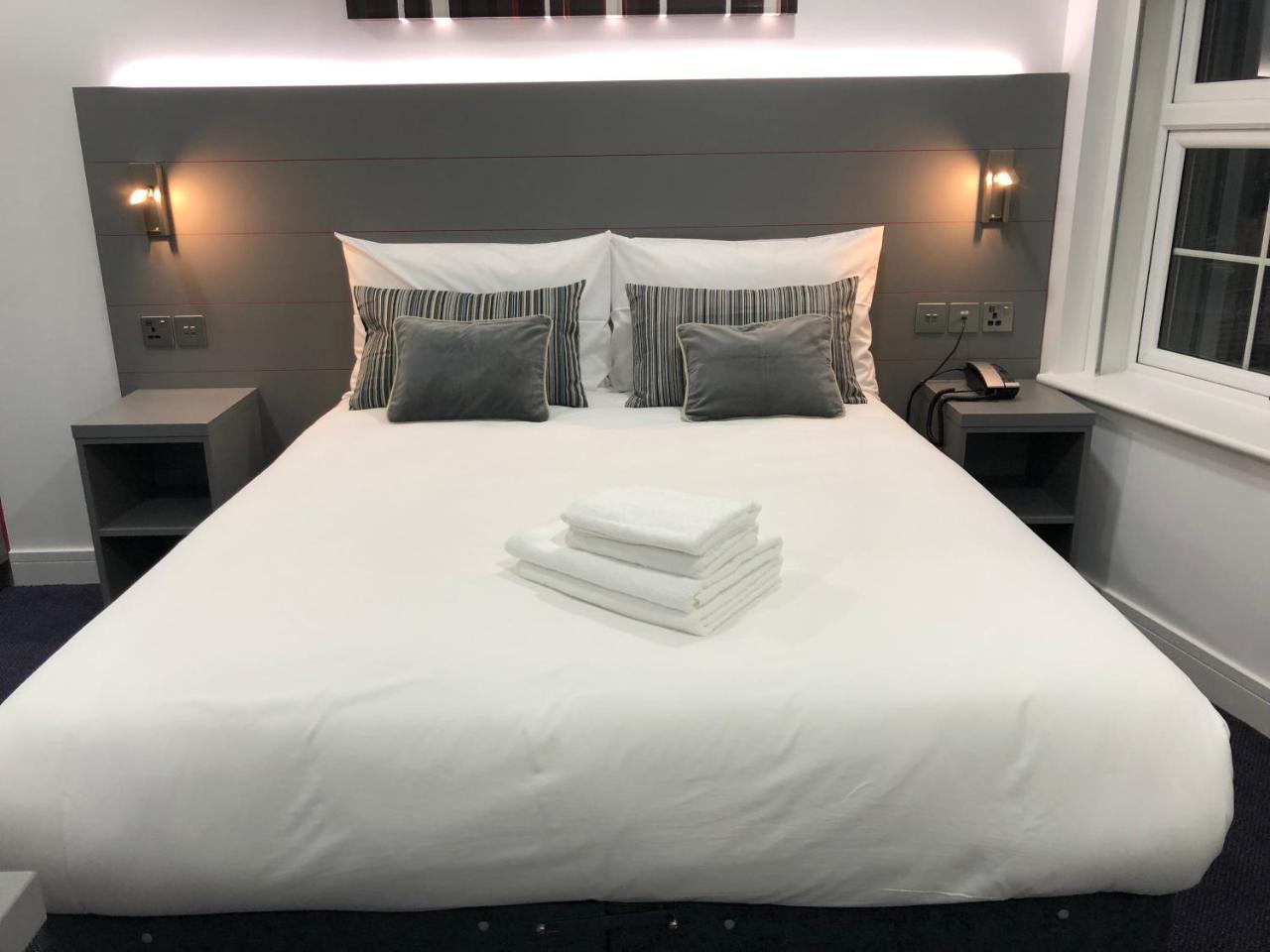 Ilford Hotel Goodmayes المظهر الخارجي الصورة